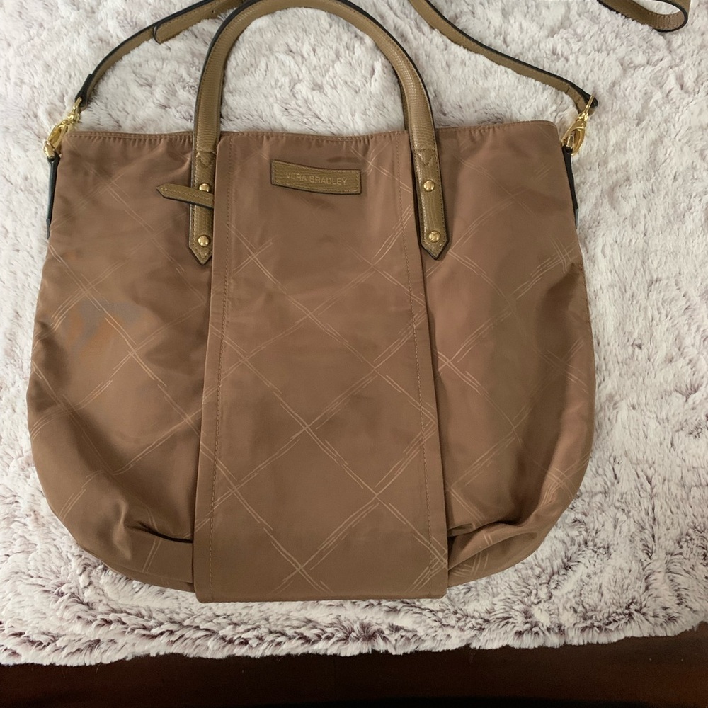 👜HOST PICK👜 Vera Bradley tote/handbag, light brown, detach shoulder strap.